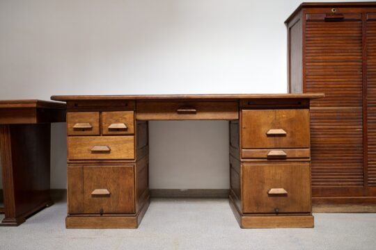 Restore Wooden Furniture Shine Without Sanding in Half an Hour