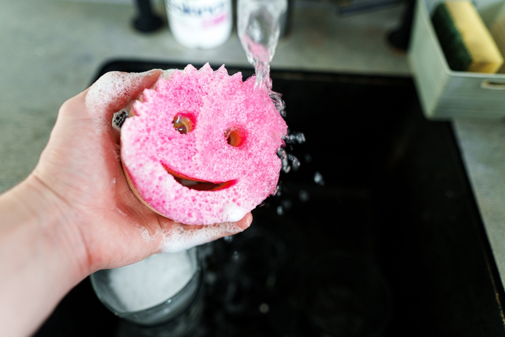 11 Surprising Things You Can Clean With a Scrubbing Sponge in Just 5 Minutes