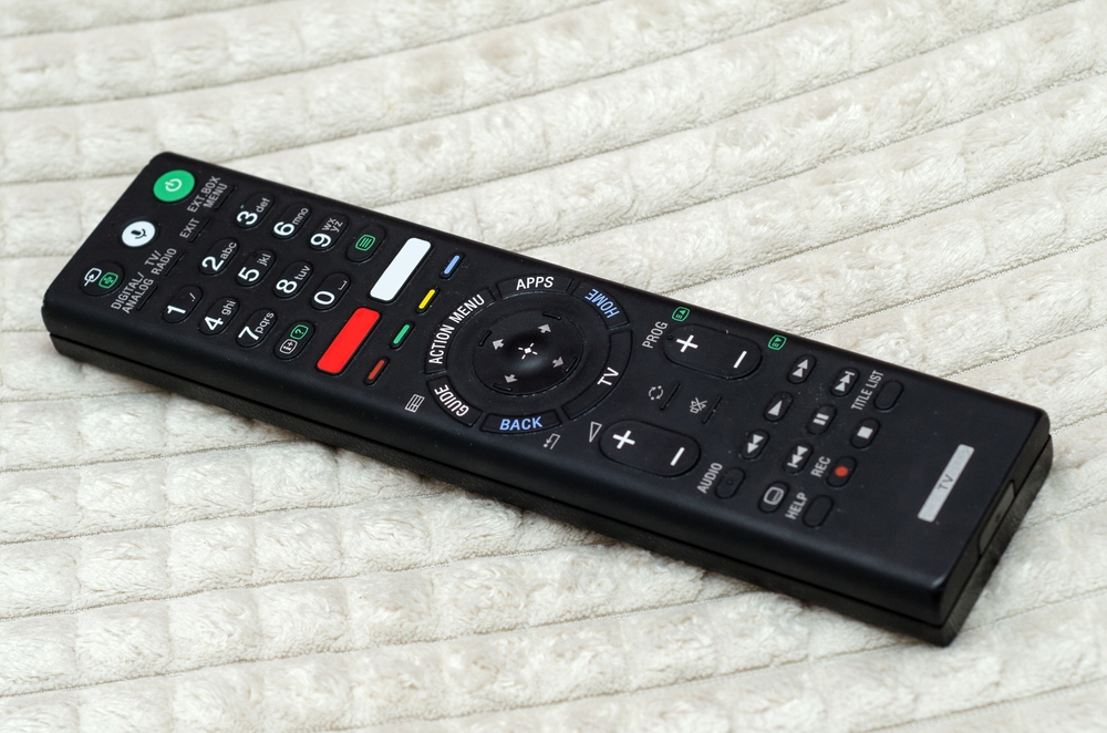 Quick Hack to Clean a Grimy TV Remote in Under 5 Minutes